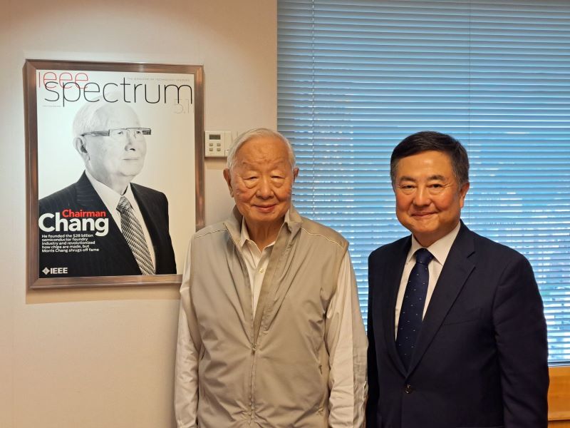 李殷鎬代表拜會台積電(TSMC)創辦人張忠謀博士